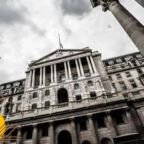 بانک مرکزی انگلستان در اقدامی اضطراری نرخ بهره بانکی را کاهش داد